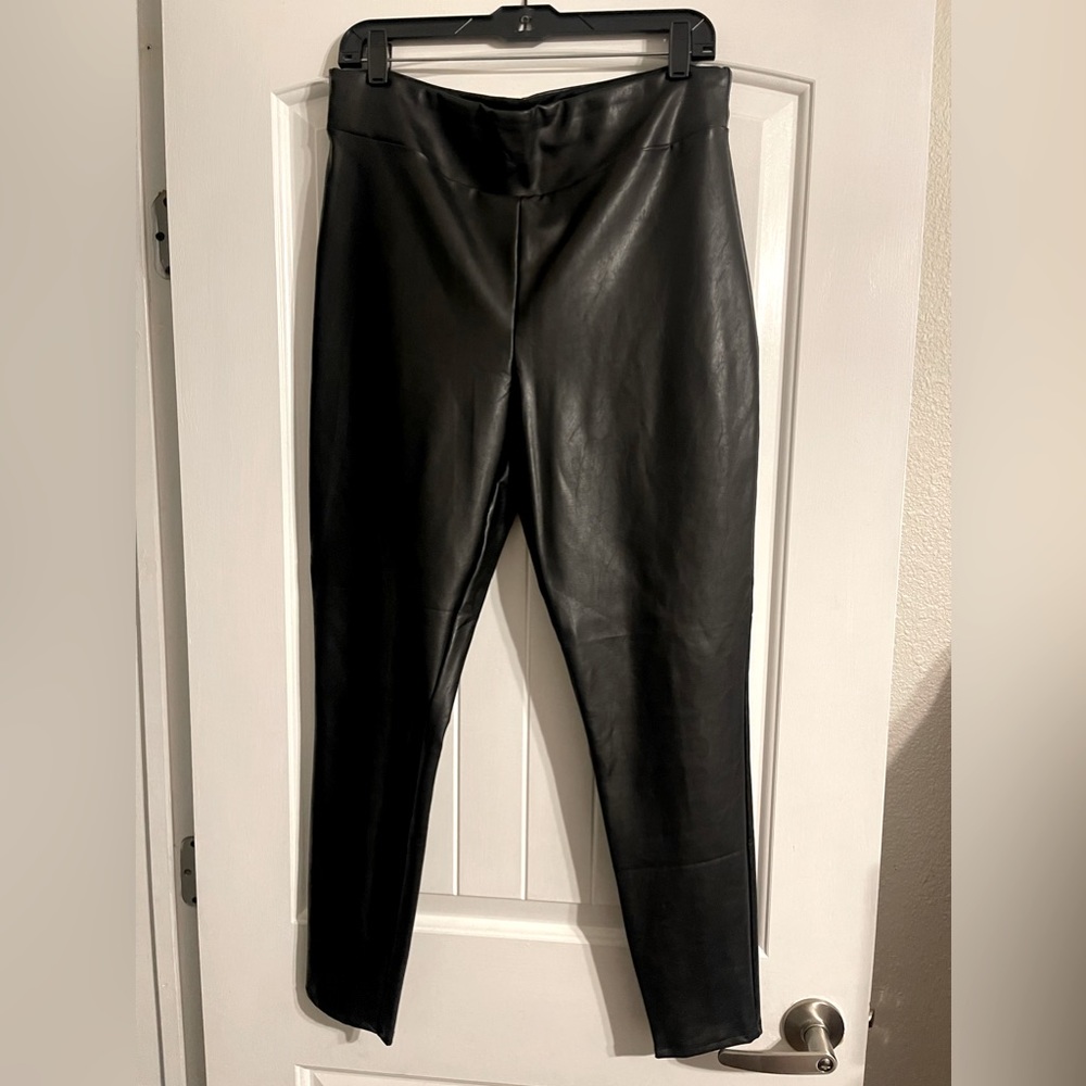 Black Faux Leather leggings - Picture 1 of 3